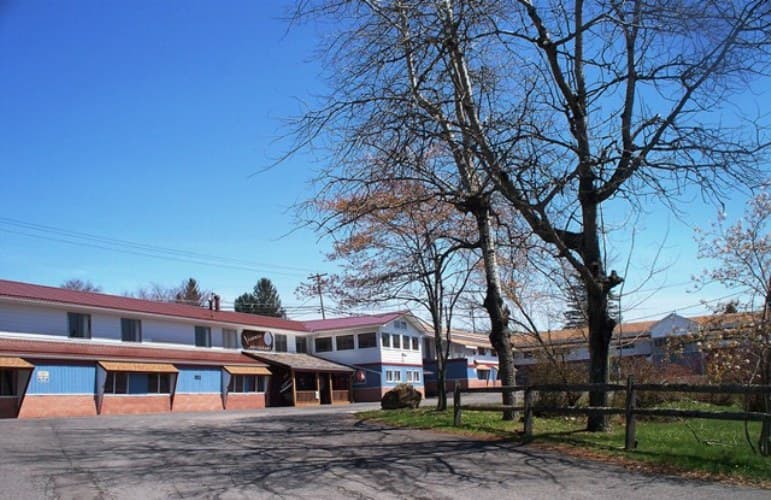 Alpine Lodge exterior in Davis, West Virginia